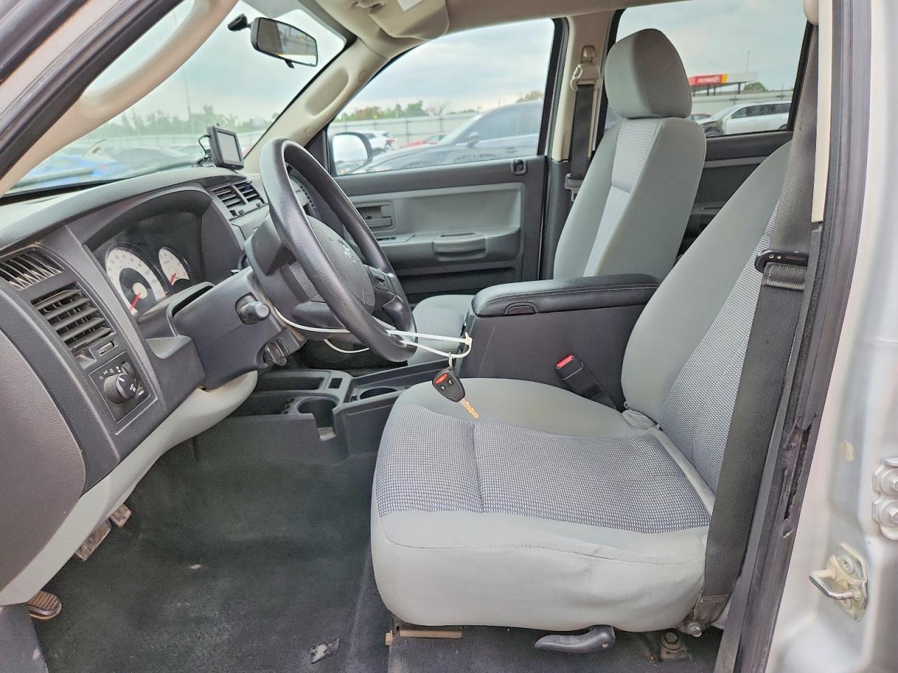 2011 DODGE Dakota