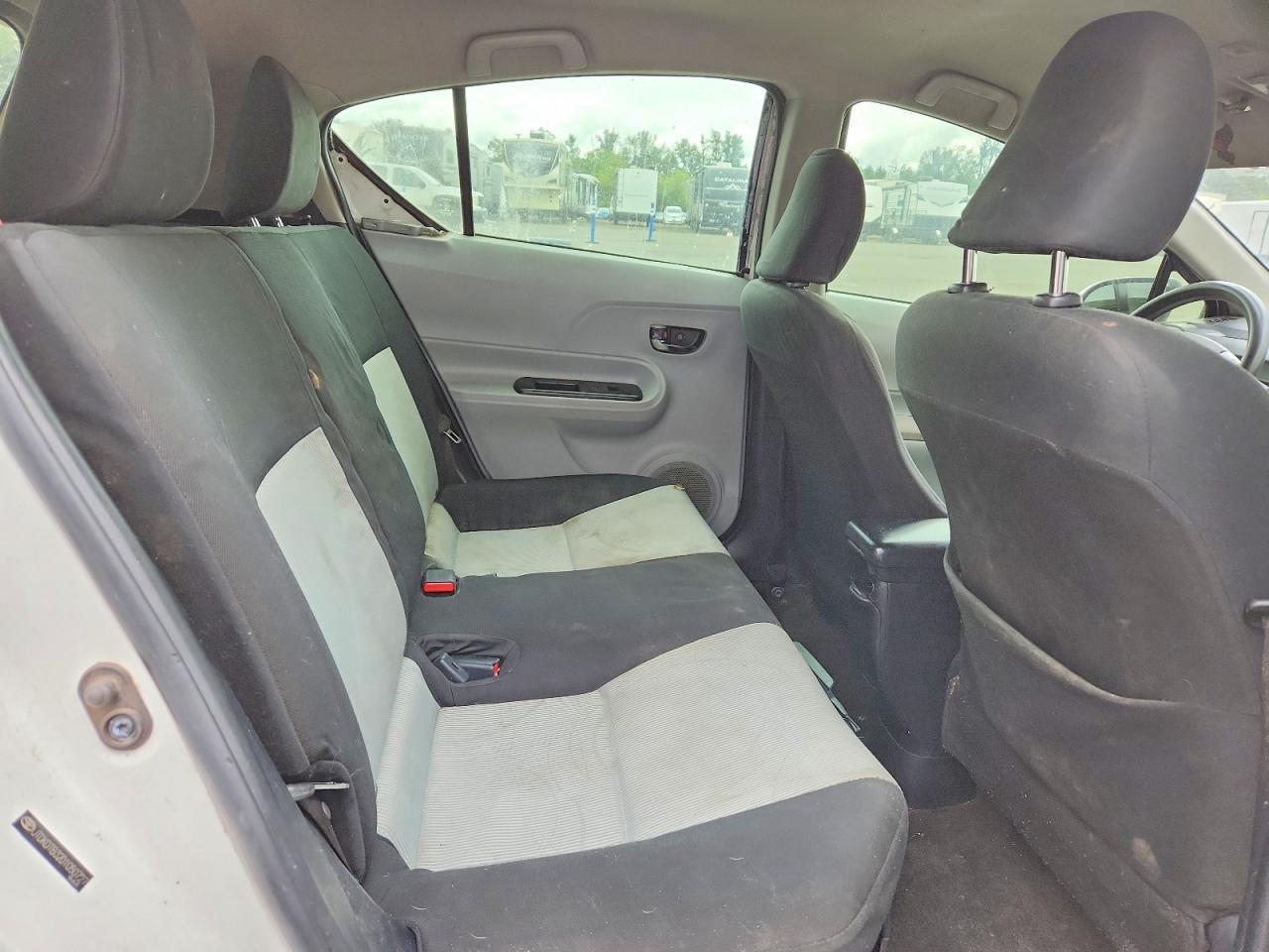 2013 TOYOTA Prius c