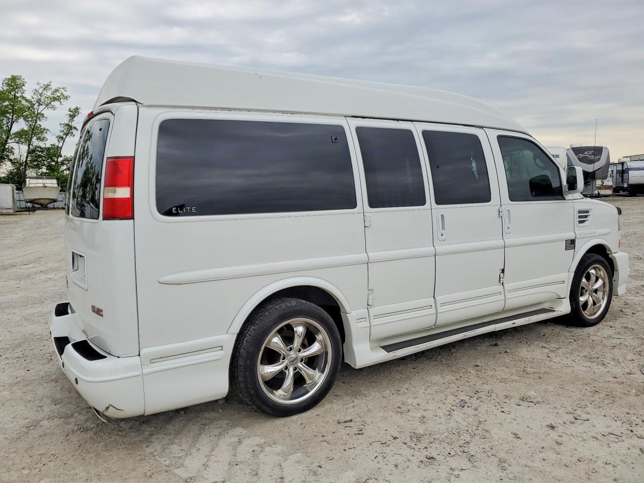 2014 GMC Savana