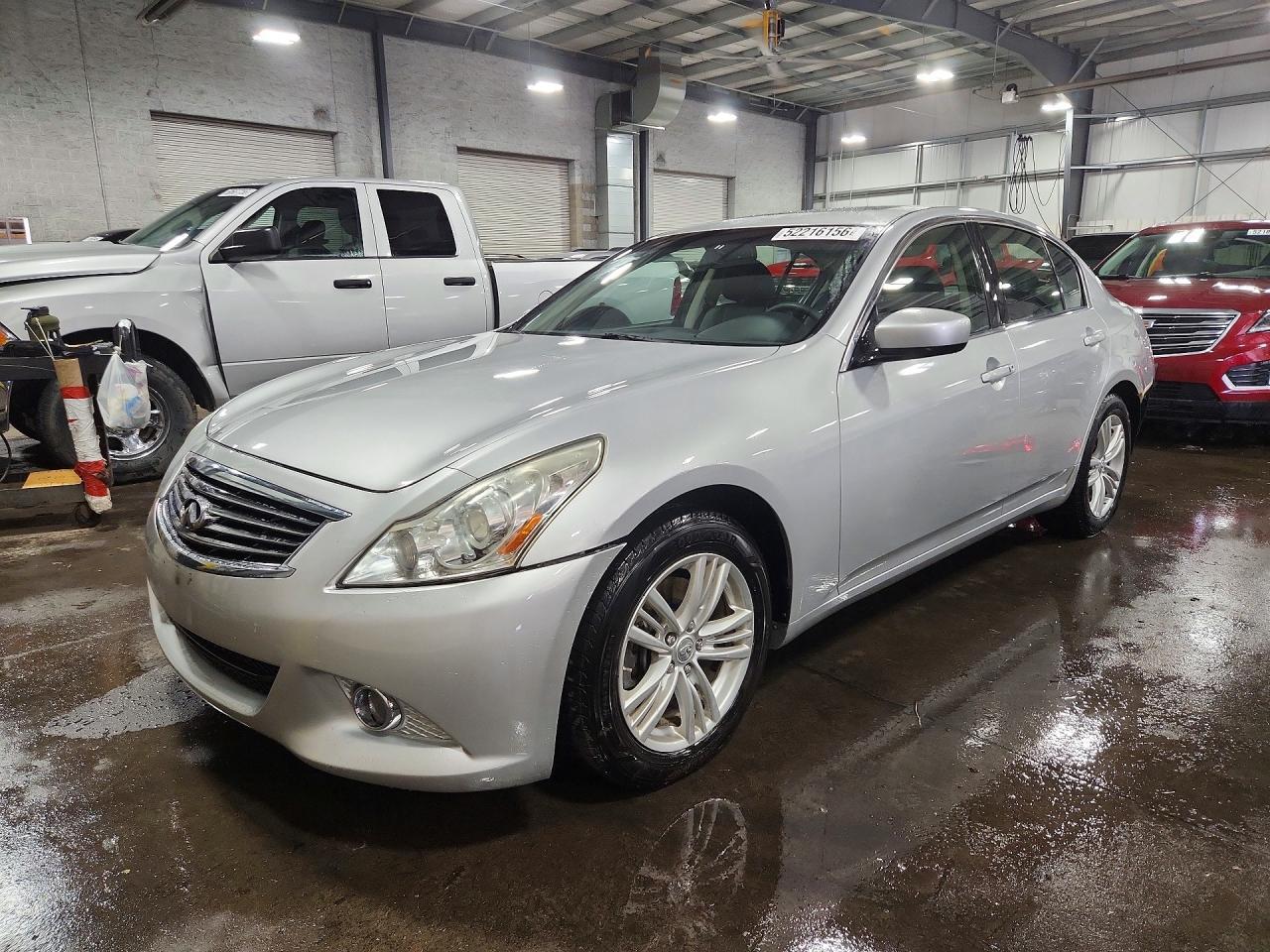 2011 INFINITI G37
