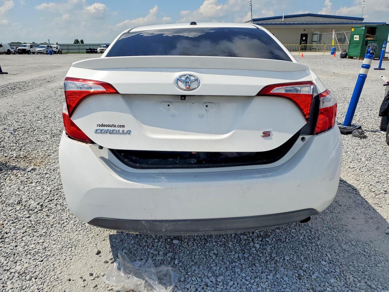 2015 TOYOTA COROLLA