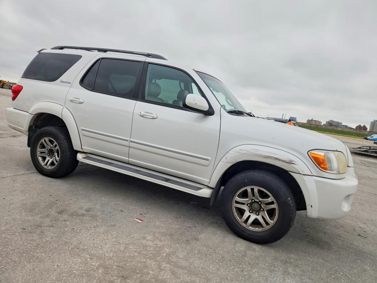 2005 TOYOTA Sequoia