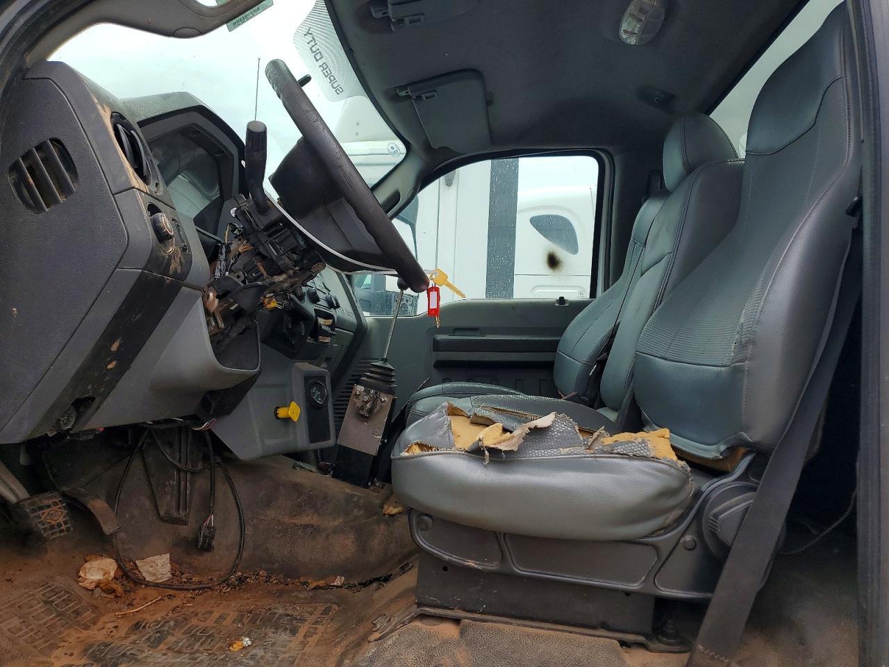 2017 FORD F-650