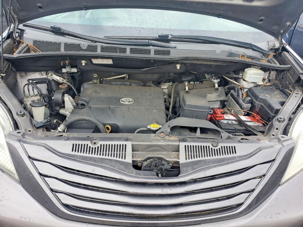 2016 TOYOTA SIENNA