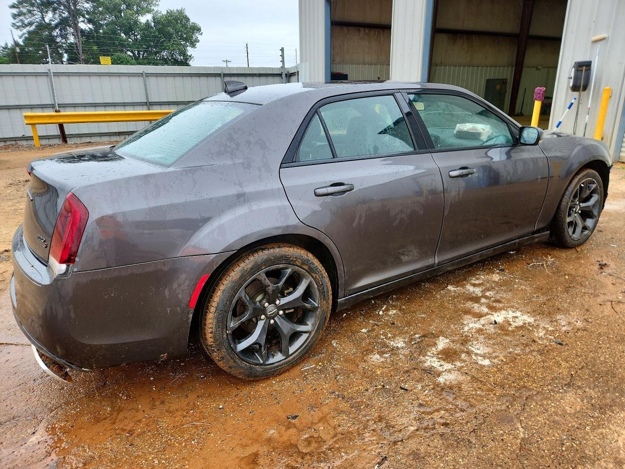 2021 CHRYSLER 300