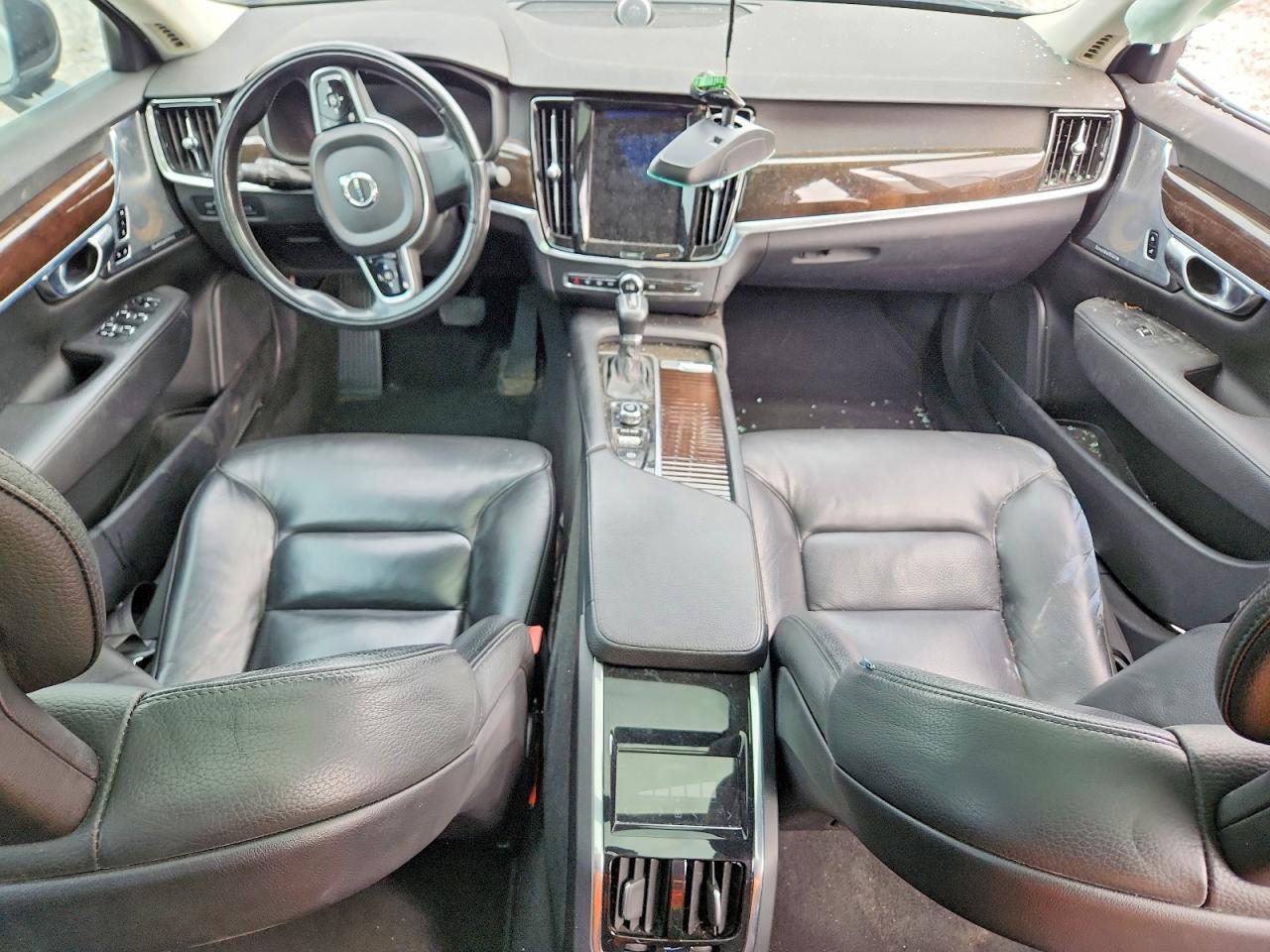2018 VOLVO S90
