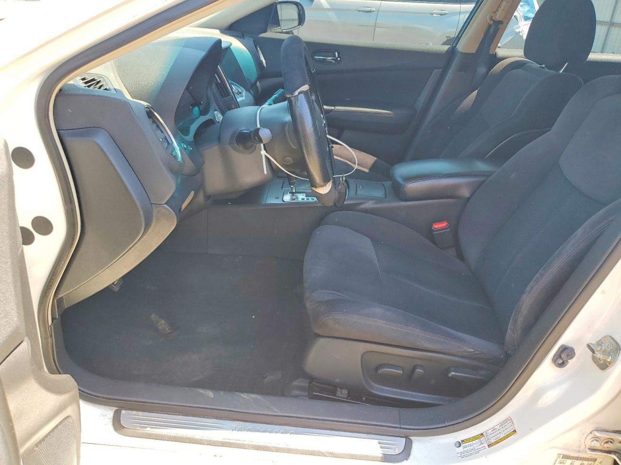 2012 NISSAN Maxima
