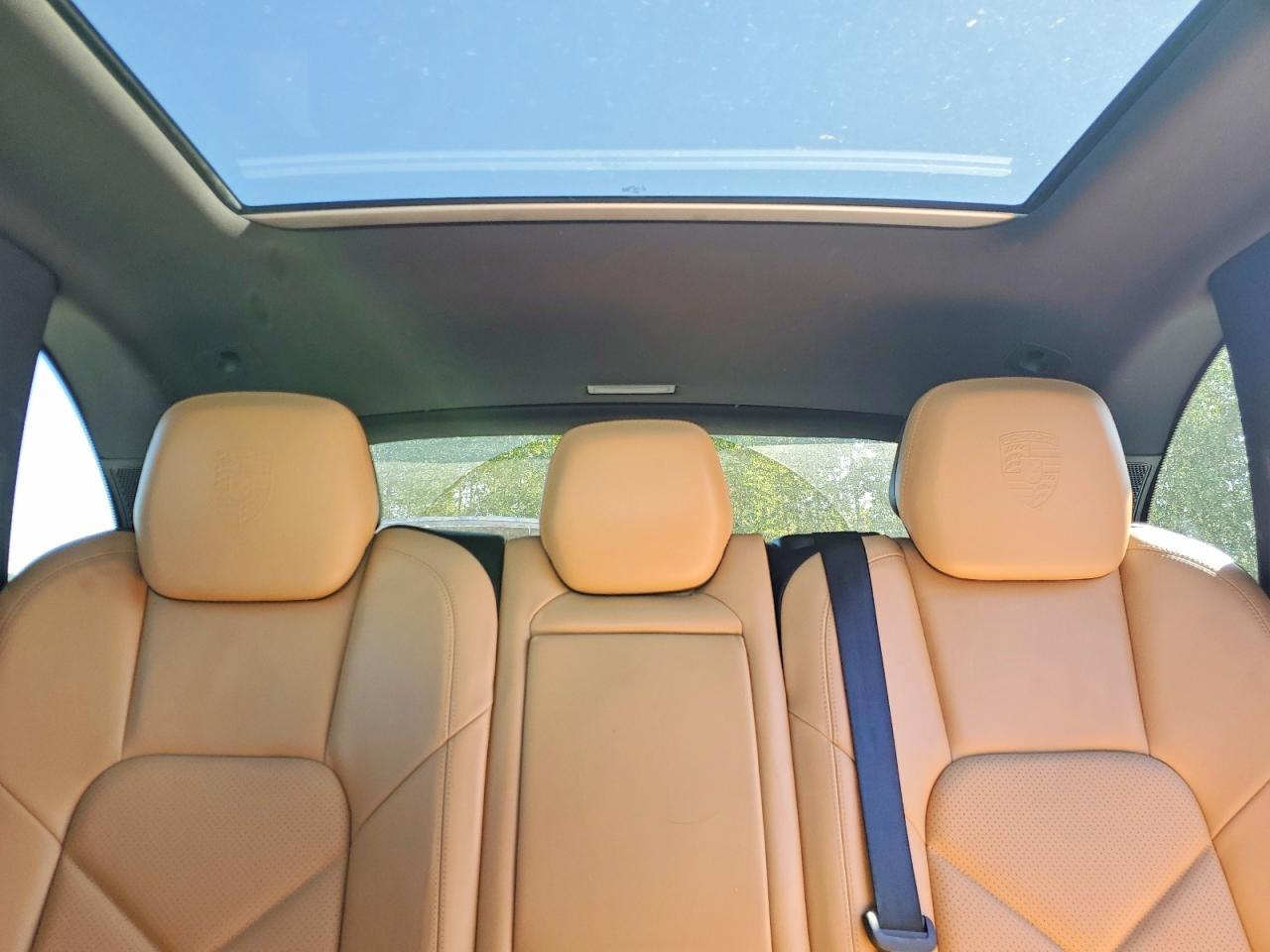2014 PORSCHE CAYENNE