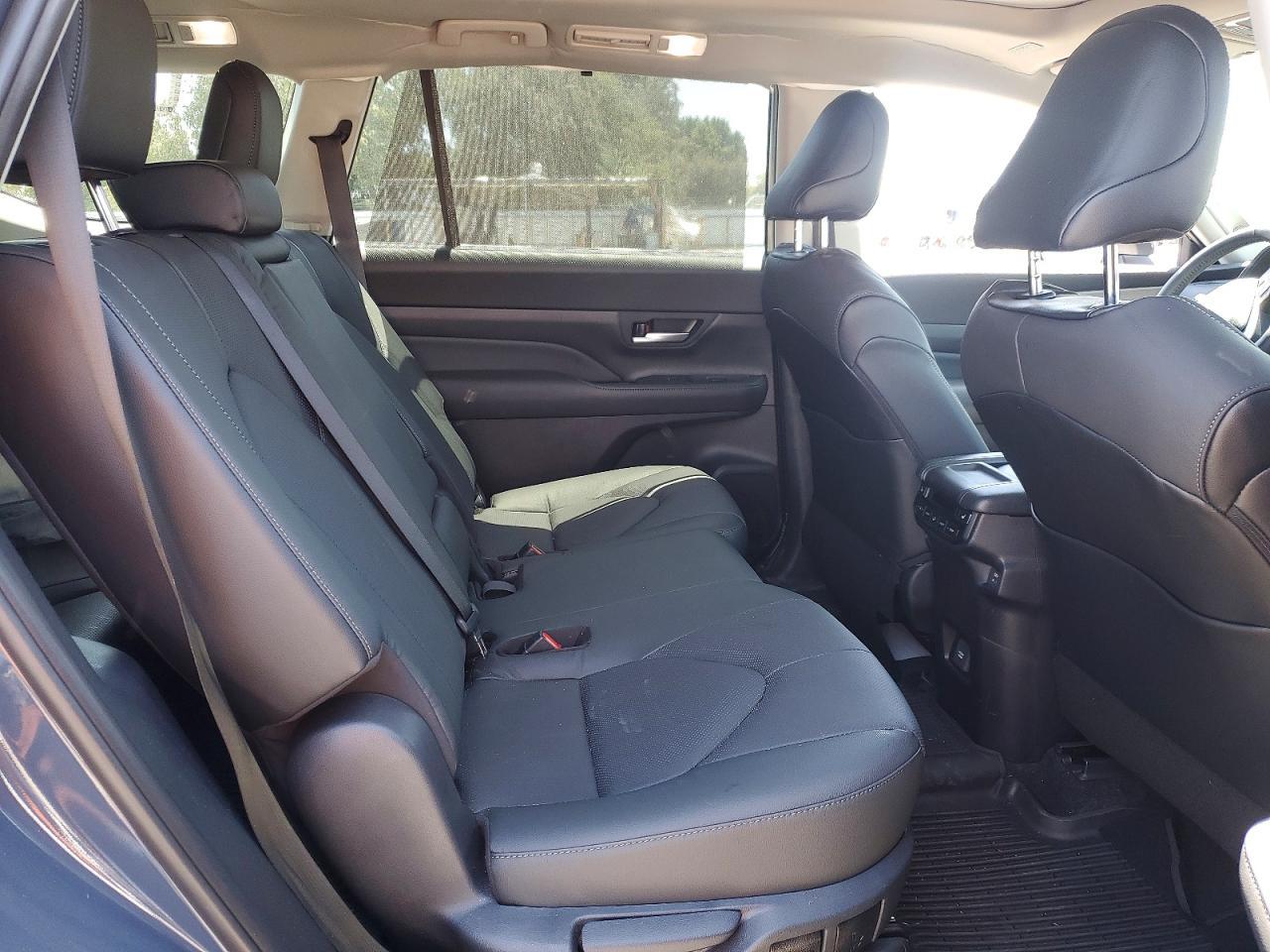 2026 TOYOTA HIGHLANDER
