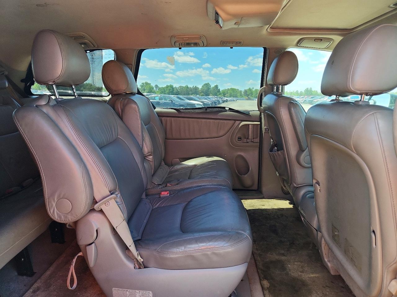 2004 TOYOTA SIENNA