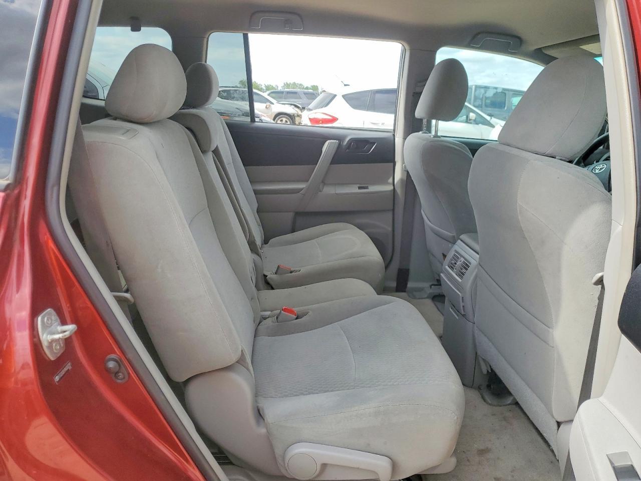 2010 TOYOTA HIGHLANDER