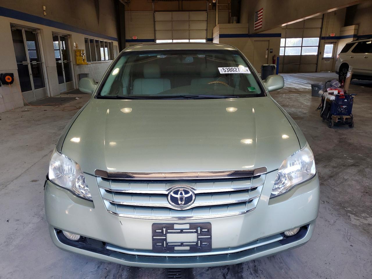 2006 TOYOTA Avalon
