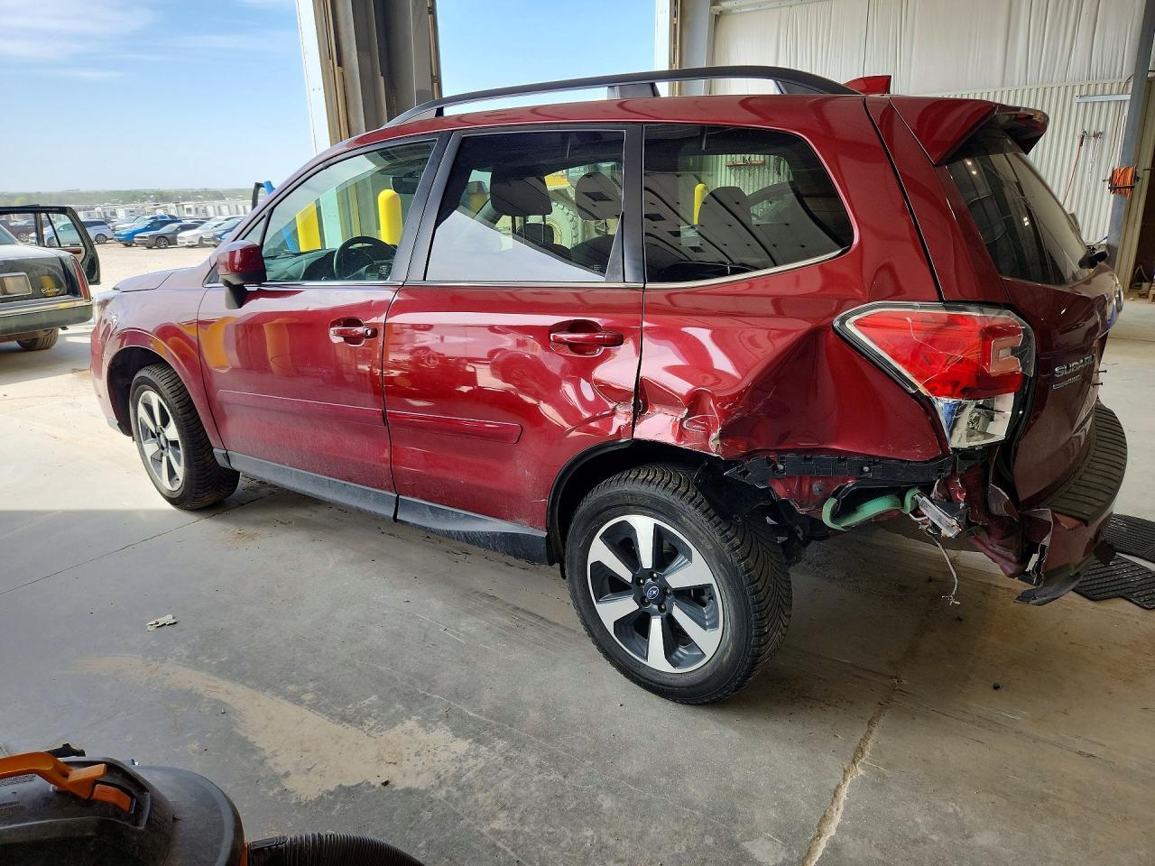 2017 SUBARU FORESTER