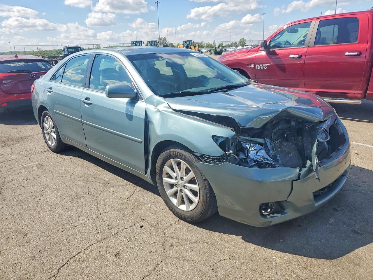 2011 TOYOTA CAMRY