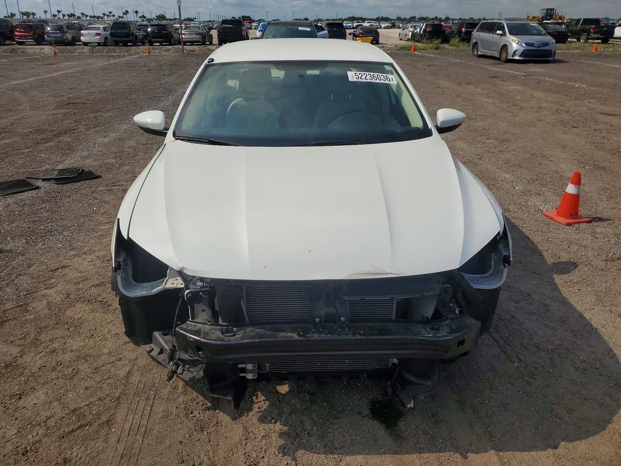 2016 VOLKSWAGEN Passat