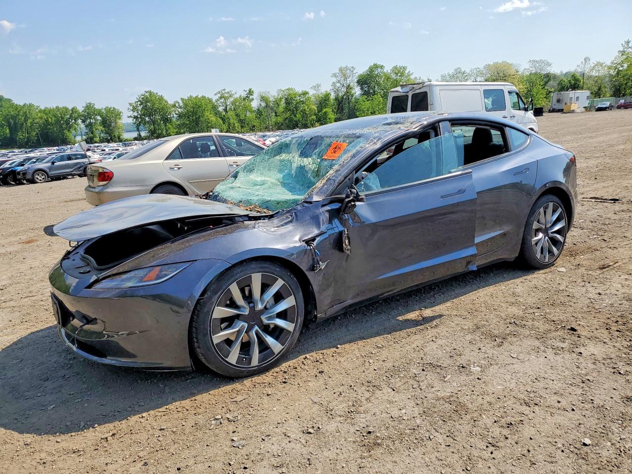 2025 TESLA MODEL 3
