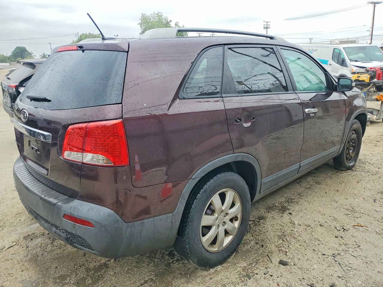 2011 KIA SORENTO