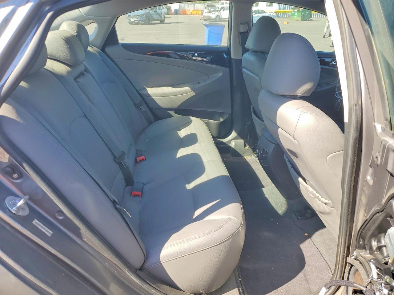 2011 HYUNDAI SONATA