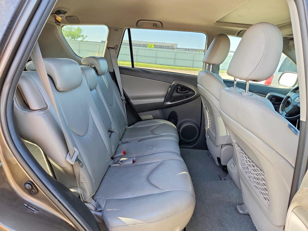 2011 TOYOTA RAV4