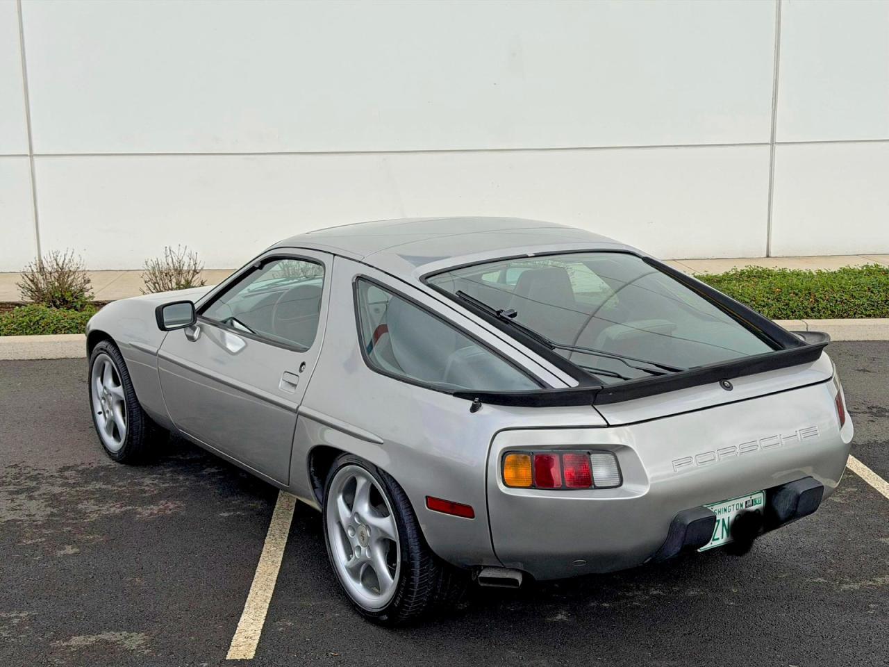 1982 PORSCHE 928