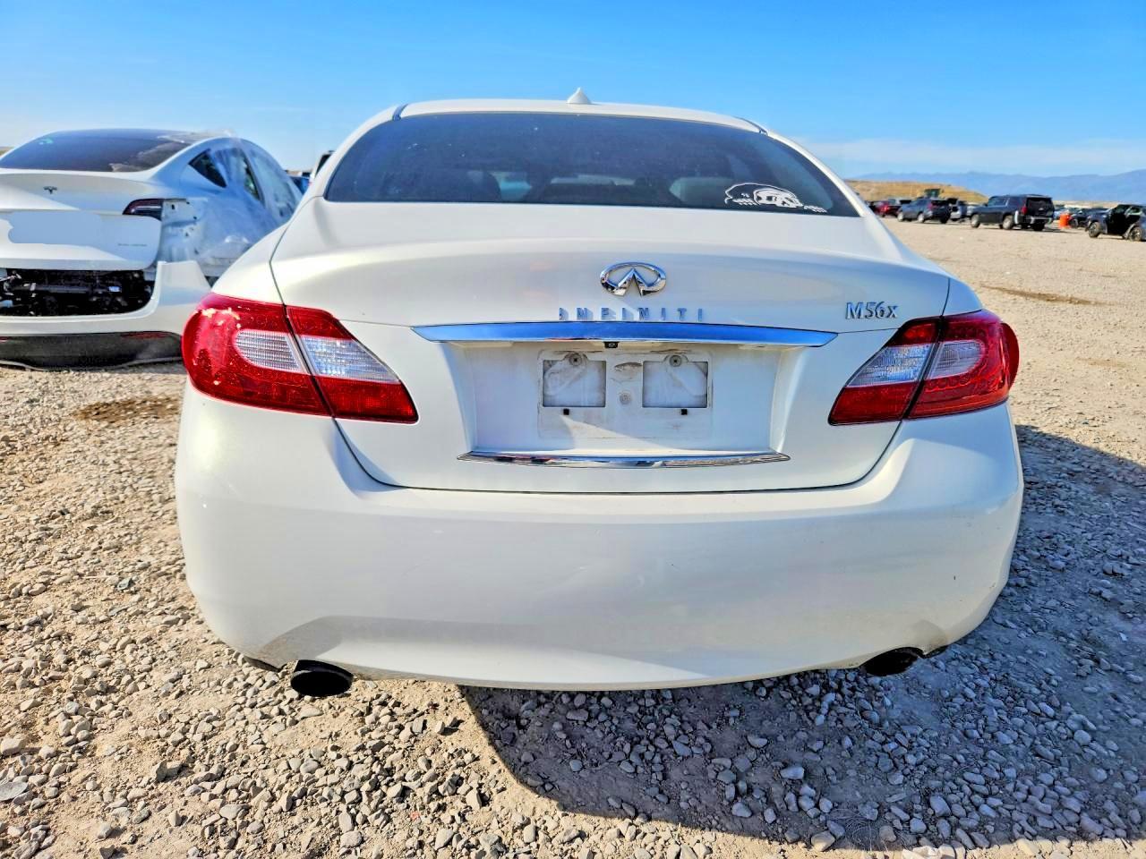 2012 INFINITI M56