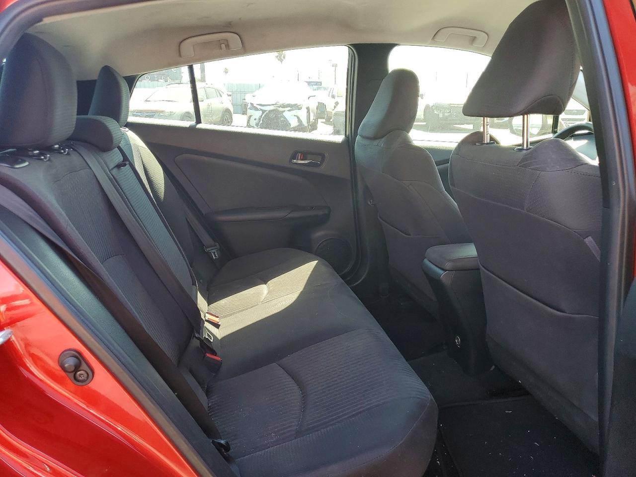 2016 TOYOTA PRIUS