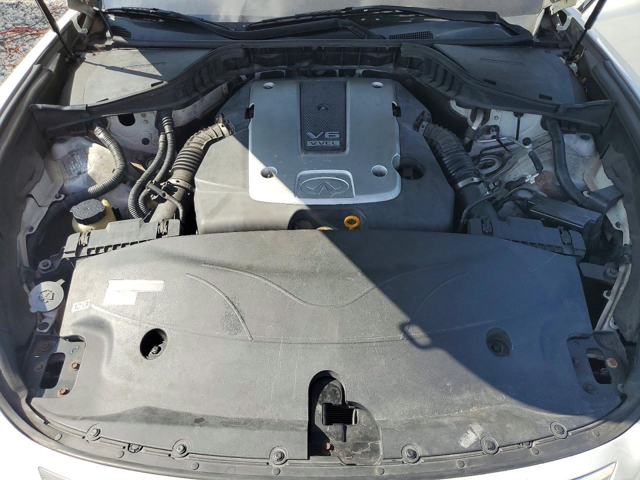 2011 INFINITI M37