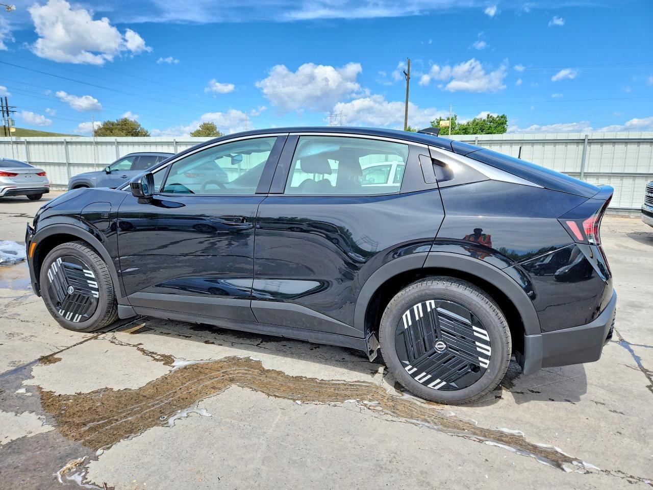 2026 NISSAN LEAF