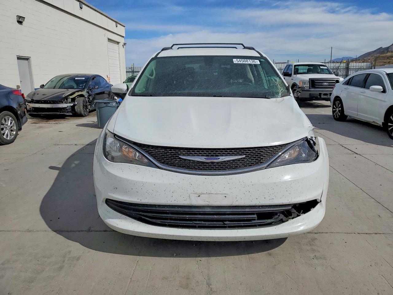 2020 CHRYSLER Voyager