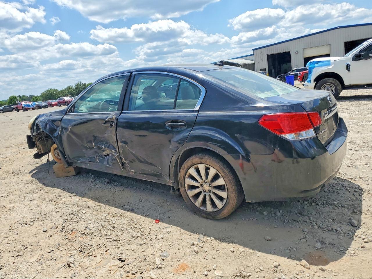 2011 SUBARU Legacy