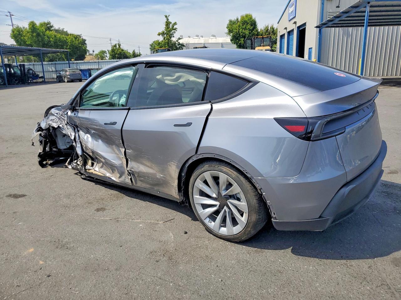 2026 TESLA MODEL Y