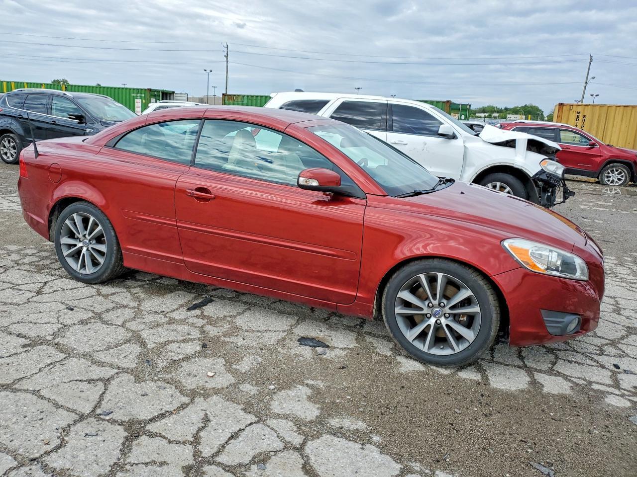 2012 VOLVO C70