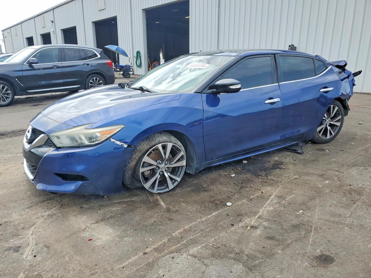 2017 NISSAN Maxima