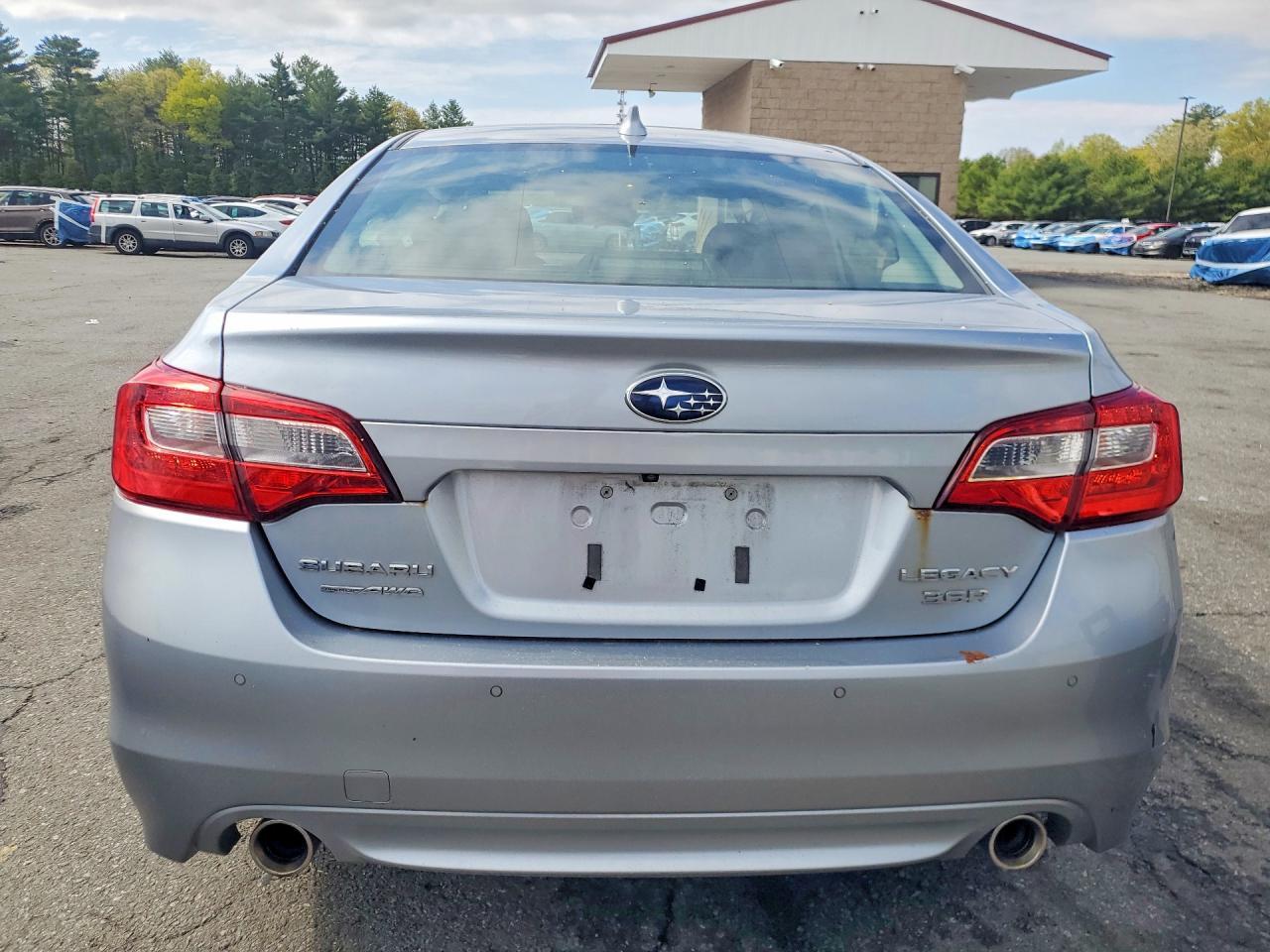 2017 SUBARU Legacy