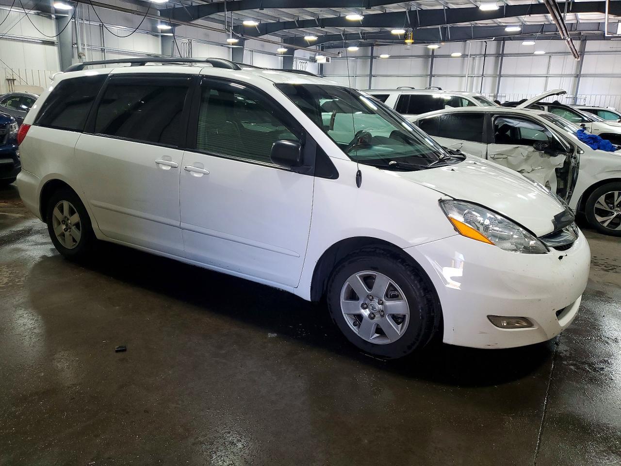 2009 TOYOTA SIENNA