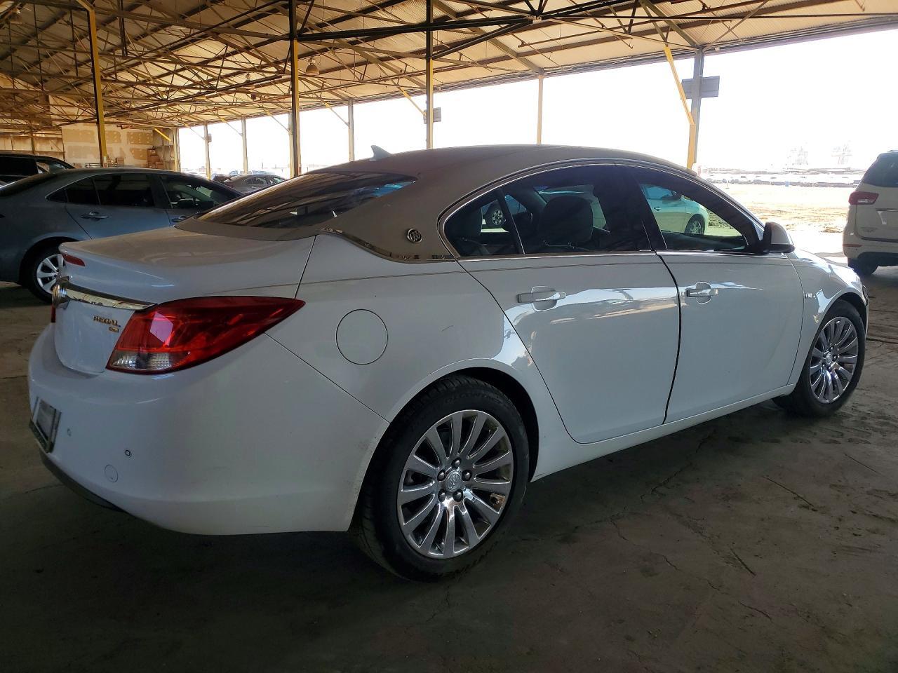 2011 BUICK Regal