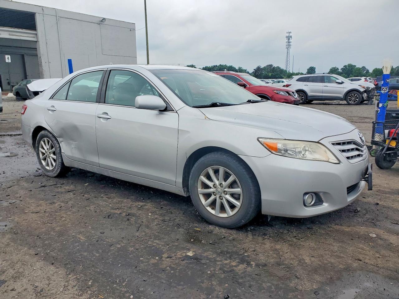 2011 TOYOTA CAMRY