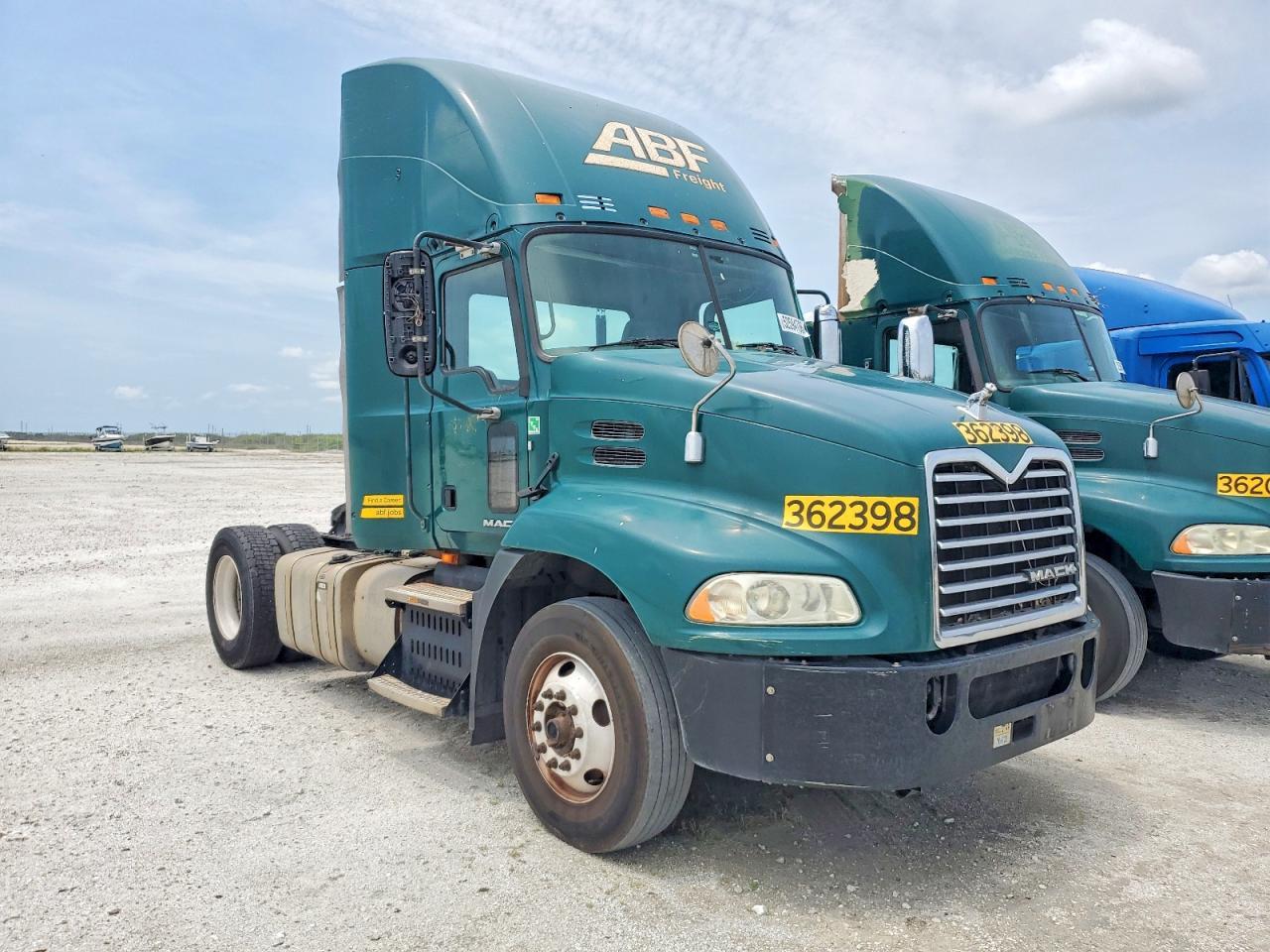 2017 MACK 600 Rd600