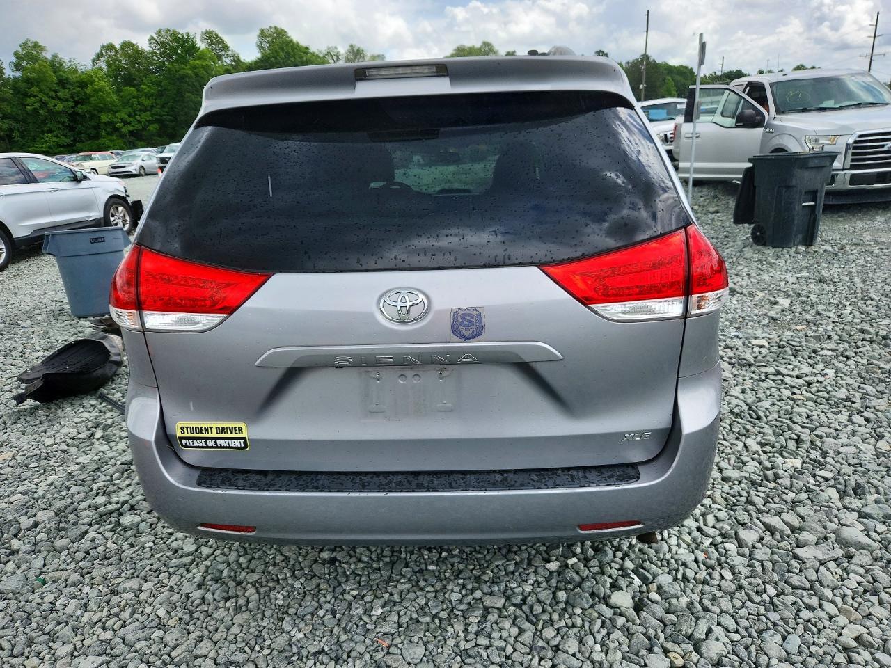 2014 TOYOTA SIENNA