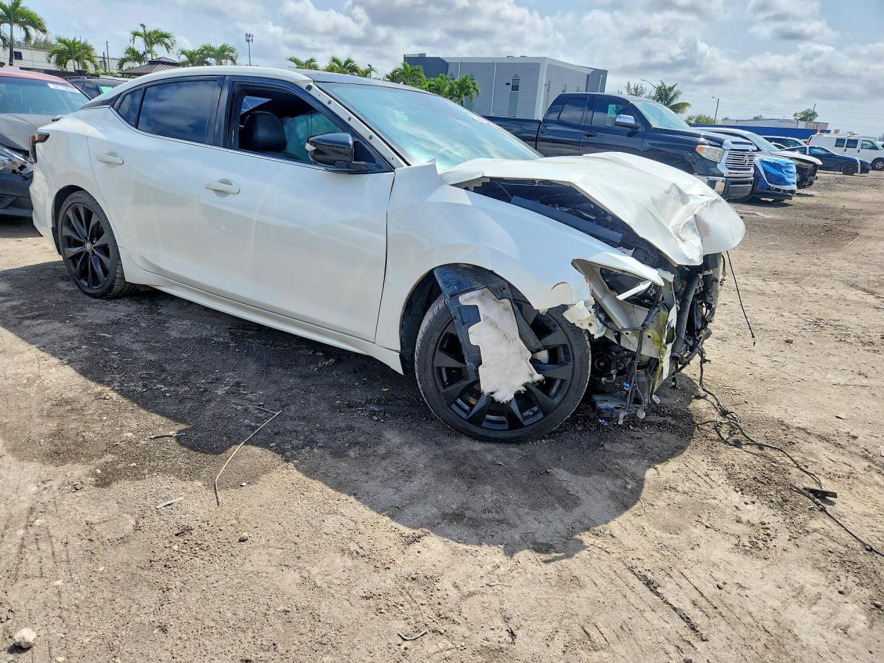 2019 NISSAN Maxima