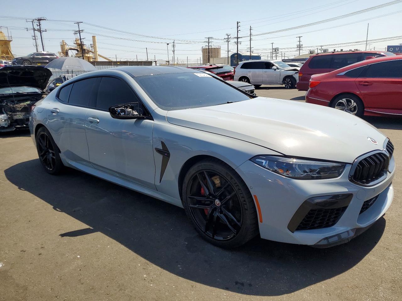 2023 BMW M8