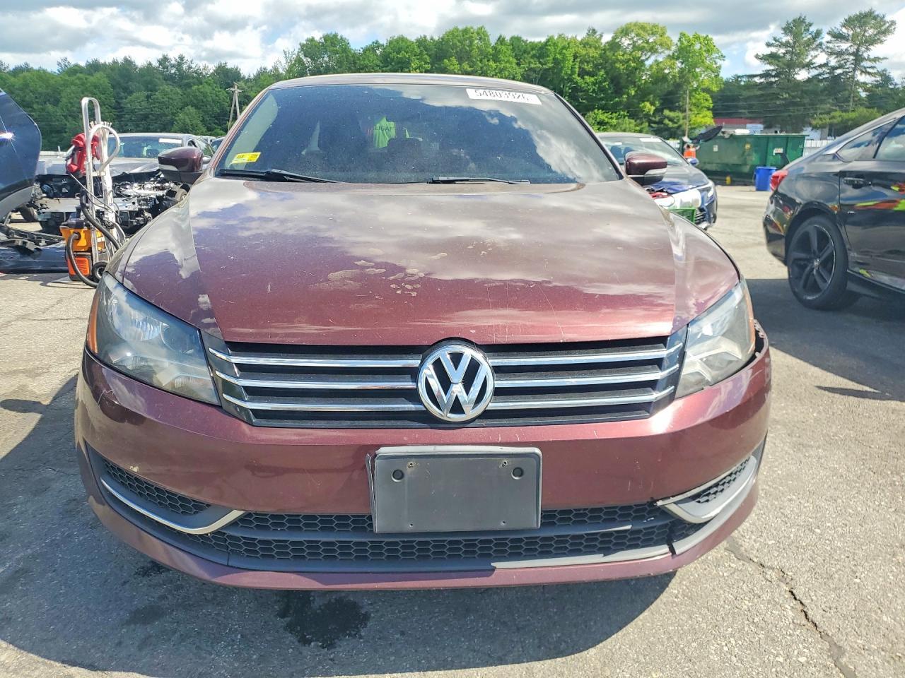 2013 VOLKSWAGEN Passat