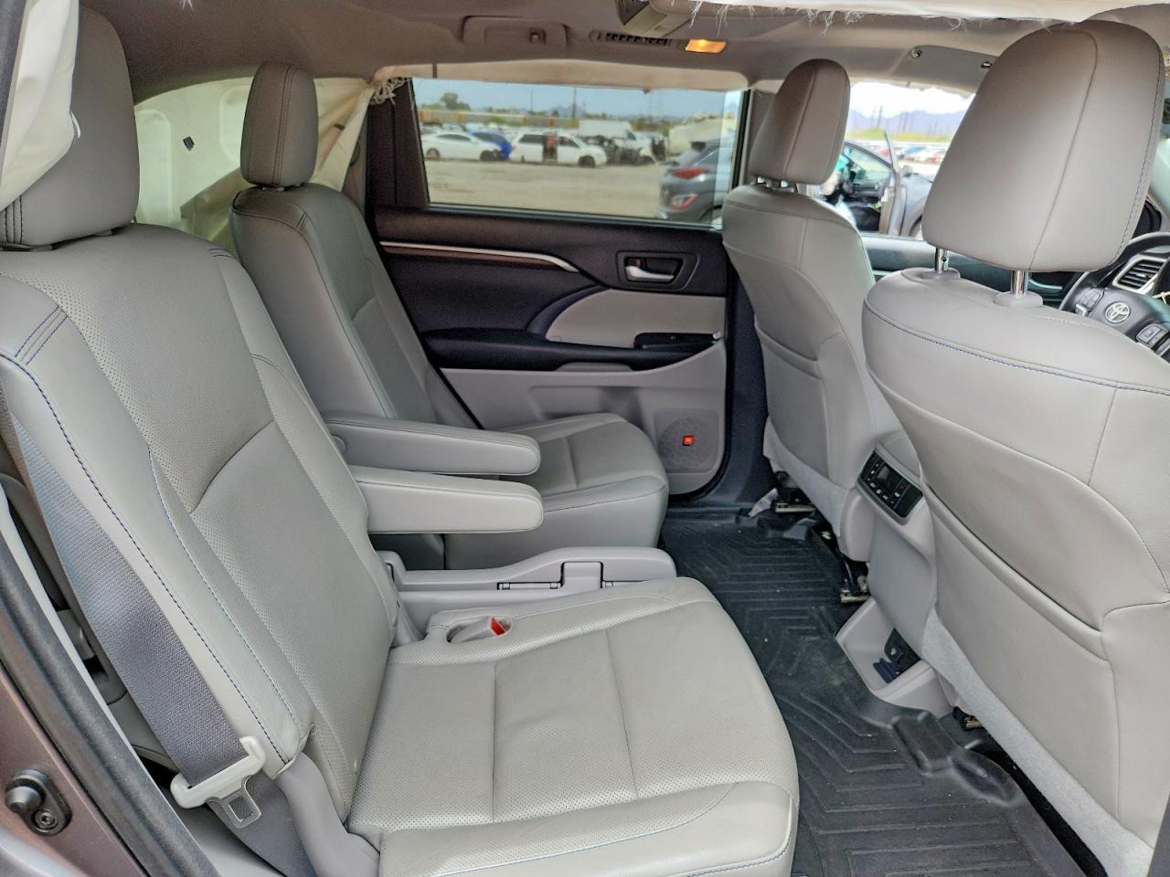 2015 TOYOTA HIGHLANDER