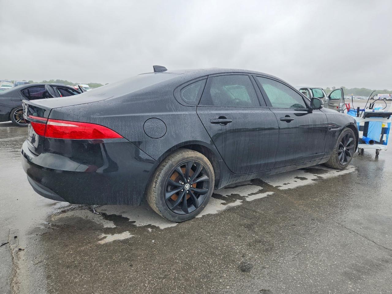 2017 JAGUAR XF