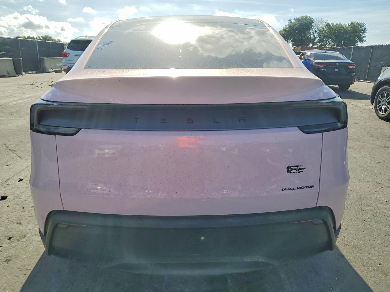 2026 TESLA MODEL Y