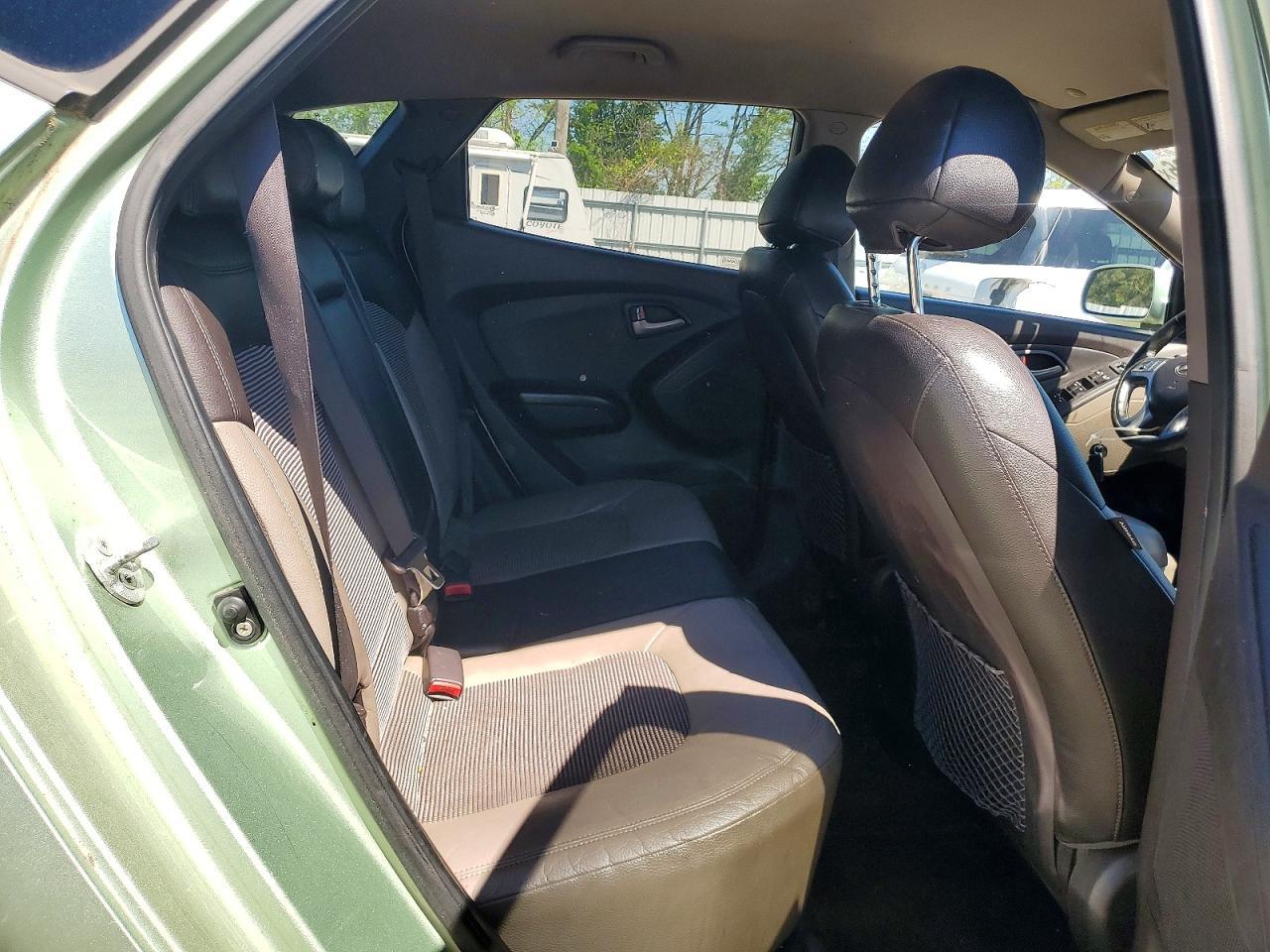 2010 HYUNDAI TUCSON