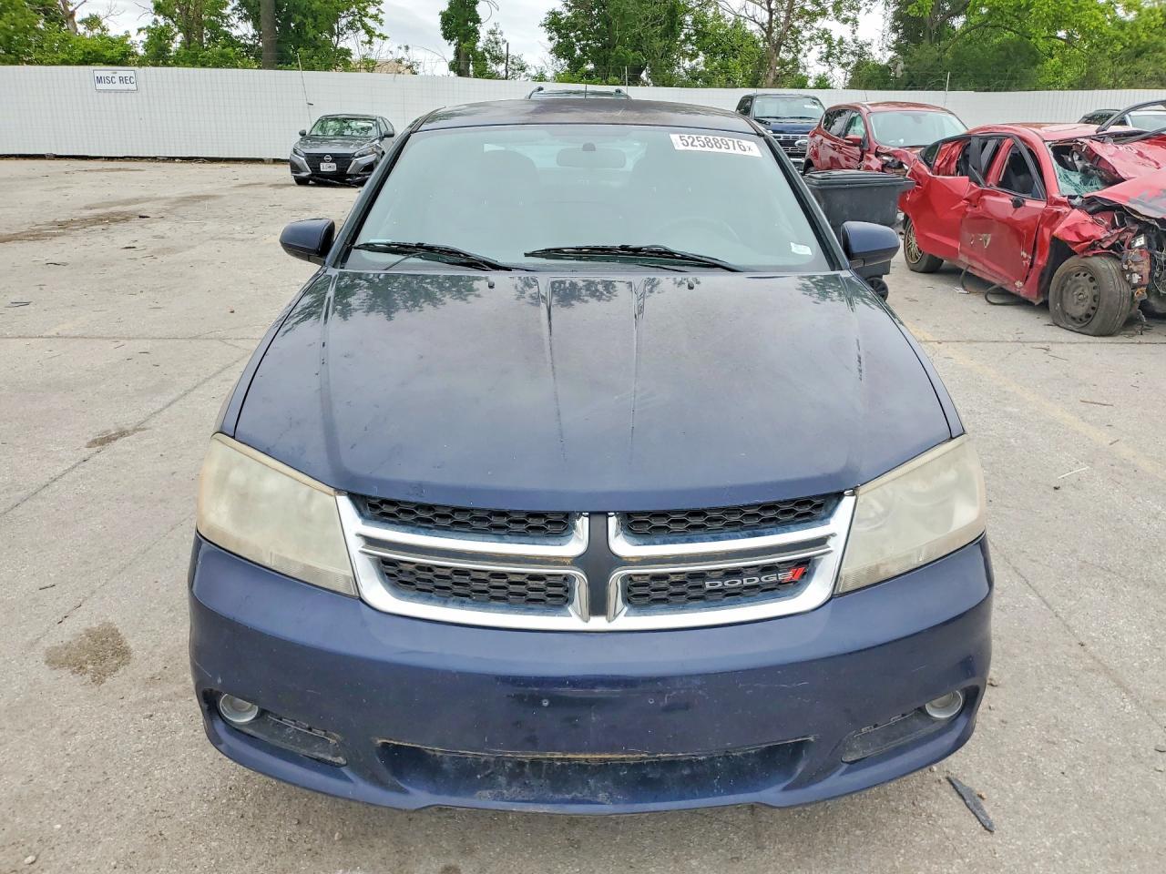 2013 DODGE Avenger