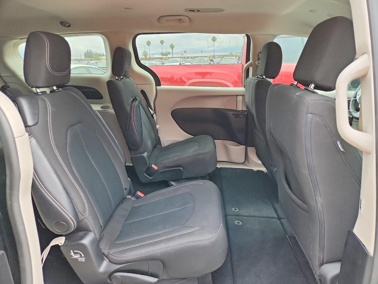 2023 CHRYSLER Voyager