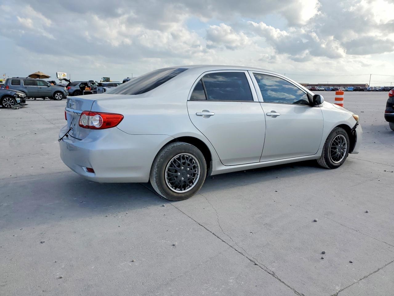 2013 TOYOTA COROLLA