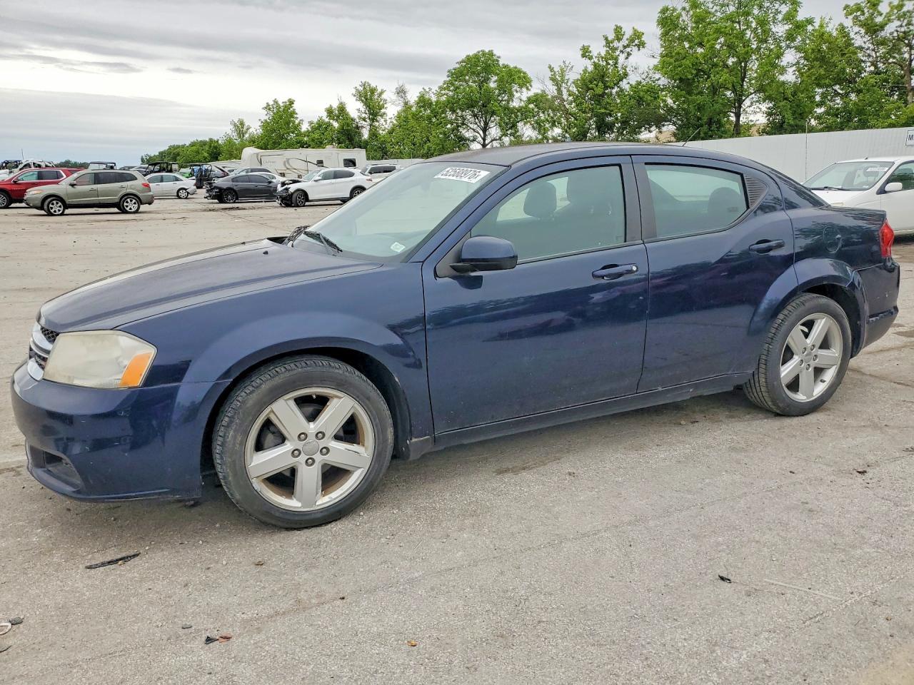 2013 DODGE Avenger